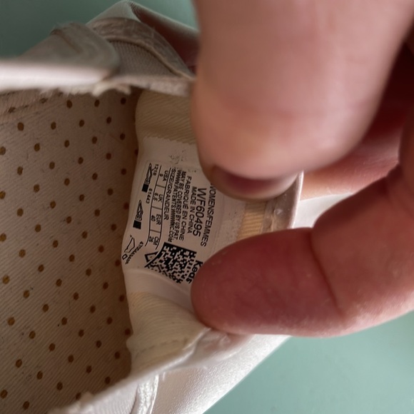 Kade Spade Keds satin and pearl BNWOT size 9US - Picture 7 of 10